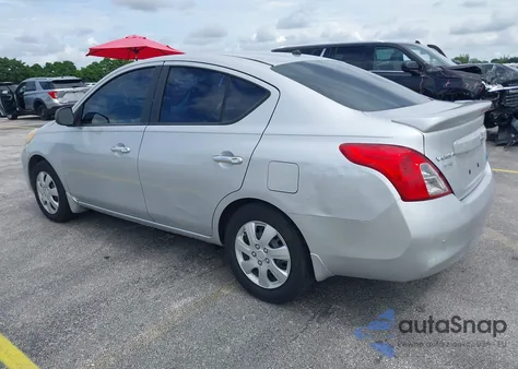 2013 Nissan Versa 1.6 Sv z USA, uszkodzony, nr VIN 3N1CN7AP5DL819164